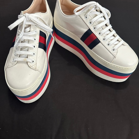 GUCCI SNEAKERS - Picture 3 of 12